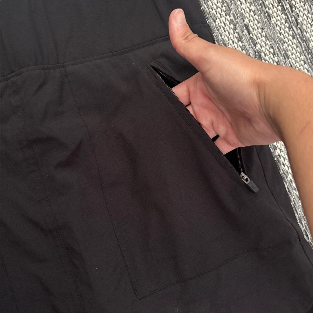 Black Mini Skort with Zipper Pockets - Picture 4 of 6